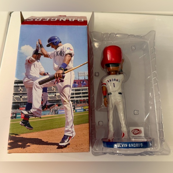 MLB Texas Rangers Elvis Andrus “High Five”Bobblehead - Picture 2 of 5